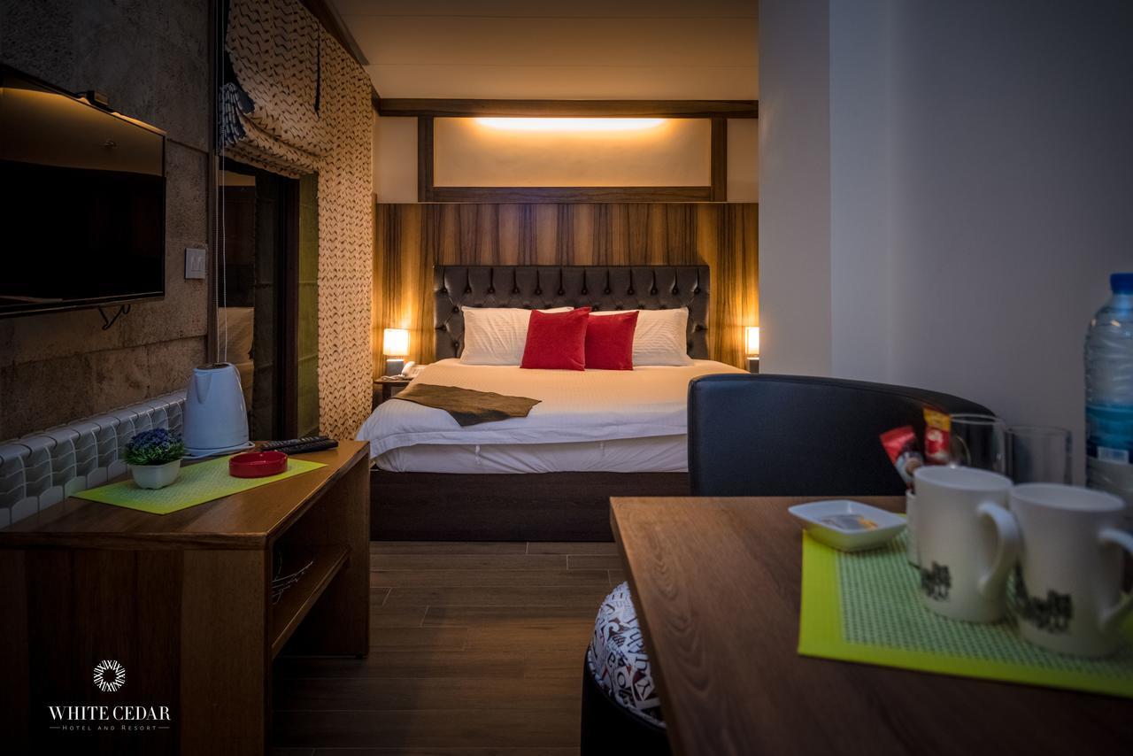 White Cedar Hotel &Resort Аль-Арз Екстер'єр фото